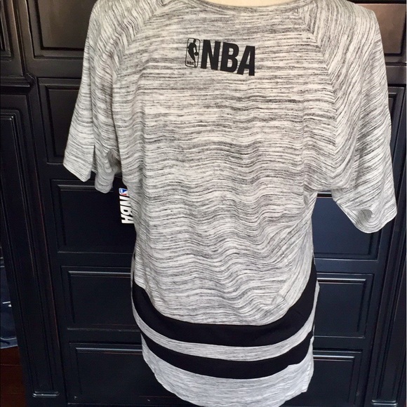 NBA Crewneck T-shirt - Picture 3 of 4